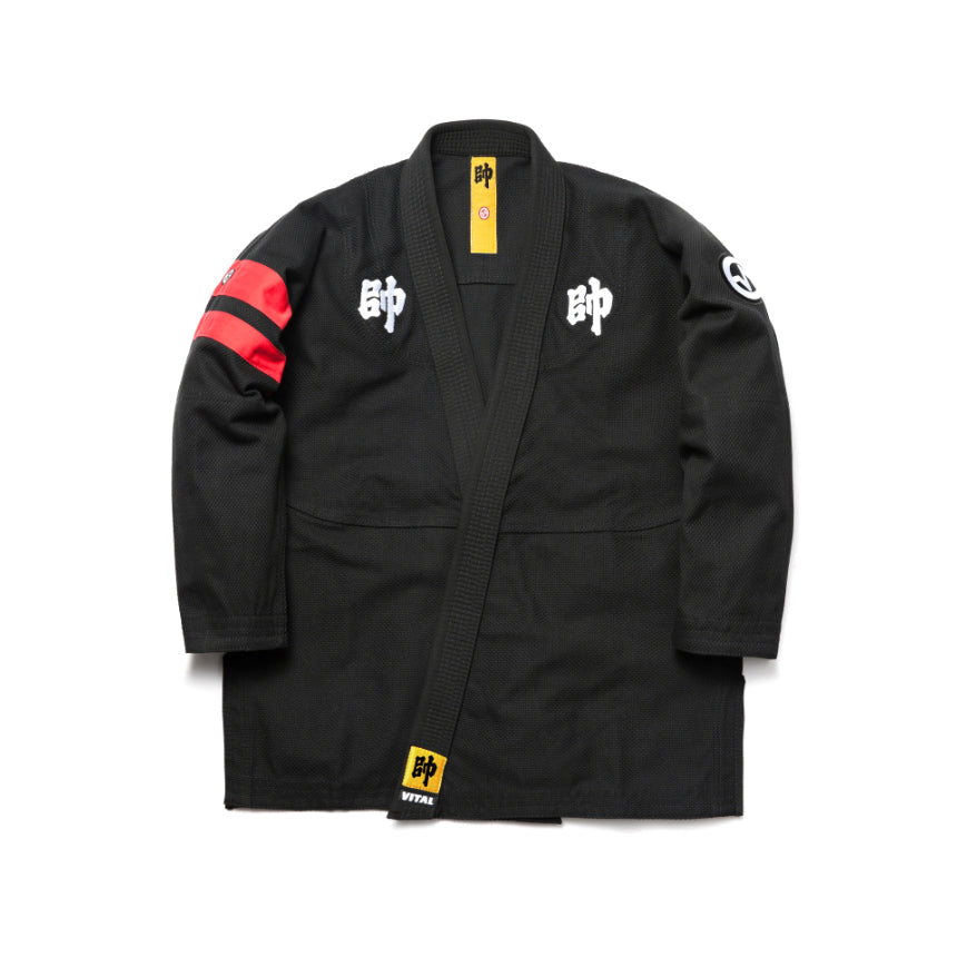 013GENERALBLACK_1.jpg