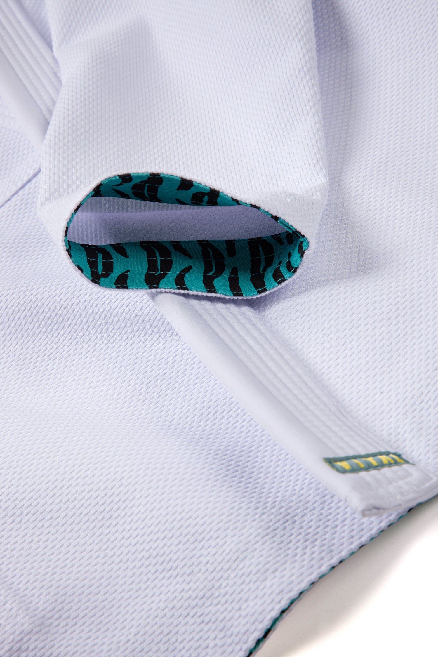 BRAZILIAN TIGER - WHITE