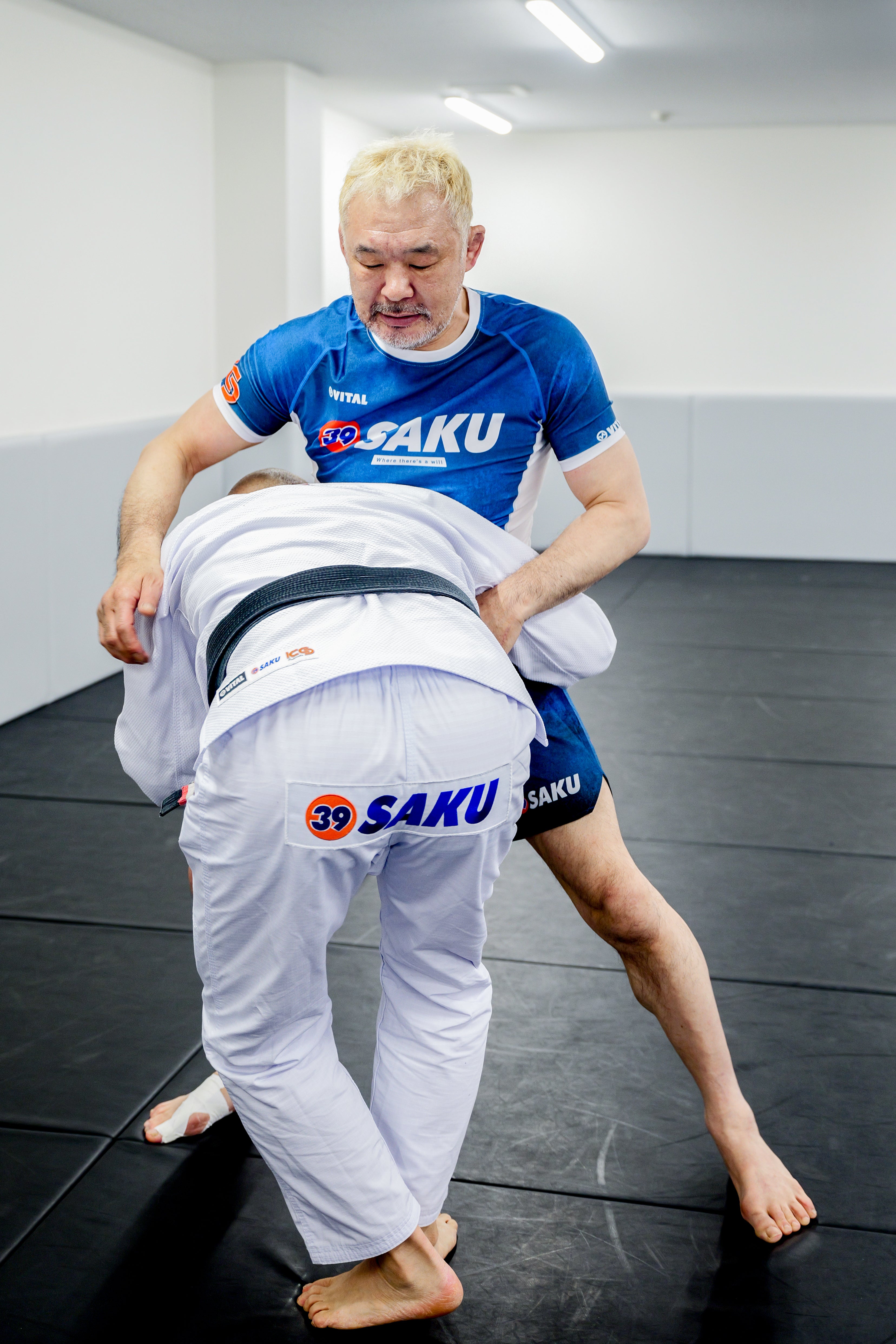 39 SAKU X VITAL COLLAB GI (WHITE)